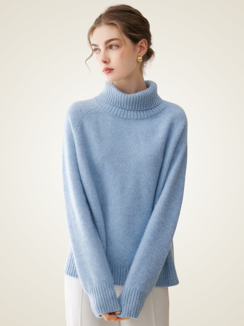 Kiersten — Light Blue Oversized Turtleneck Cashmere Sweater | The Cashmere Studio