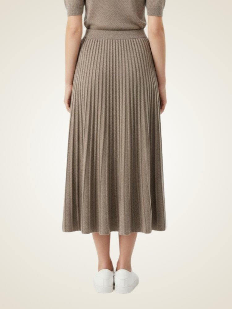 Amivelle - Ribbed Cashmere Skirt | The Cashmere Studio
