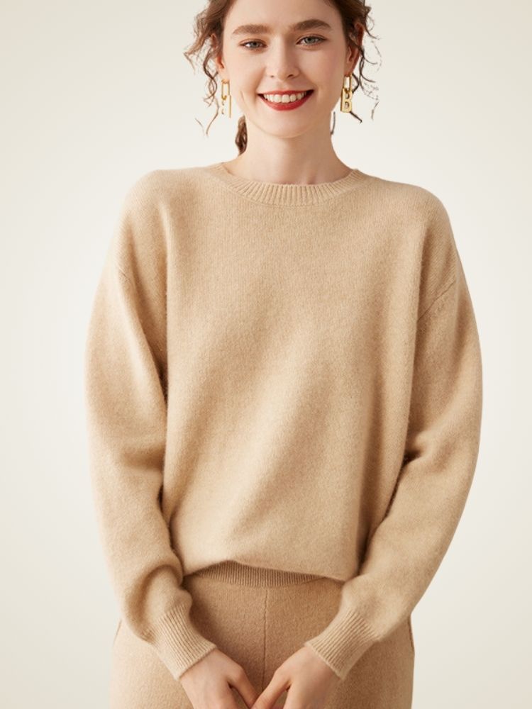 Janeris - Beige Crewneck Cashmere Sweater | The Cashmere Studio