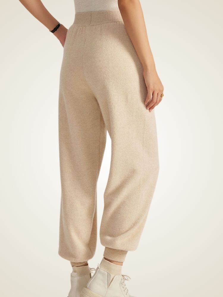 Yvana - Beige Classic Cashmere Joggers | The Cashmere Studio