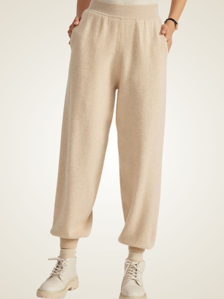 Yvana - Beige Classic Cashmere Joggers | The Cashmere Studio