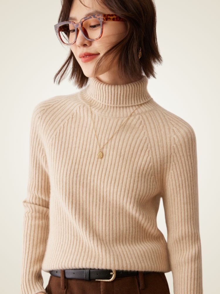 Loretta - Beige Ribbed Cashmere Turtleneck | The Cashmere Studio
