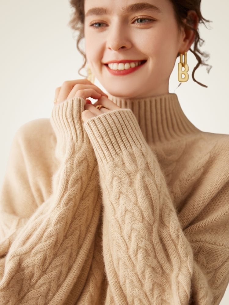 Odessa - Beige Cable-Knit Cashmere Turtleneck | The Cashmere Studio