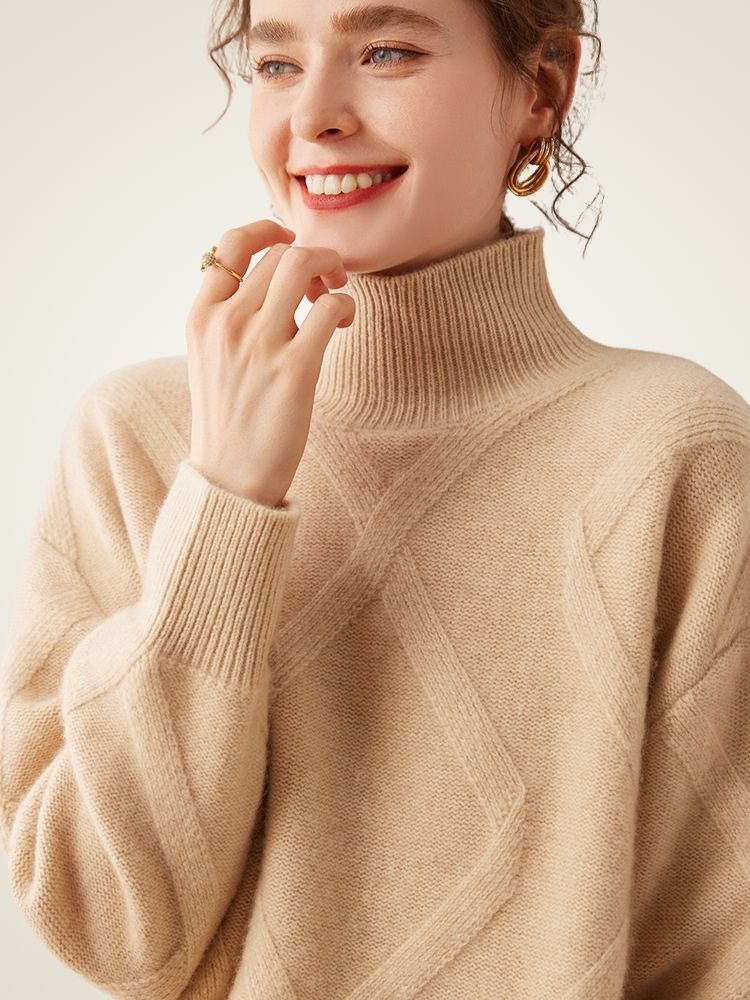 Nerina - Beige Diamond Knit Cashmere Turtleneck | The Cashmere Studio