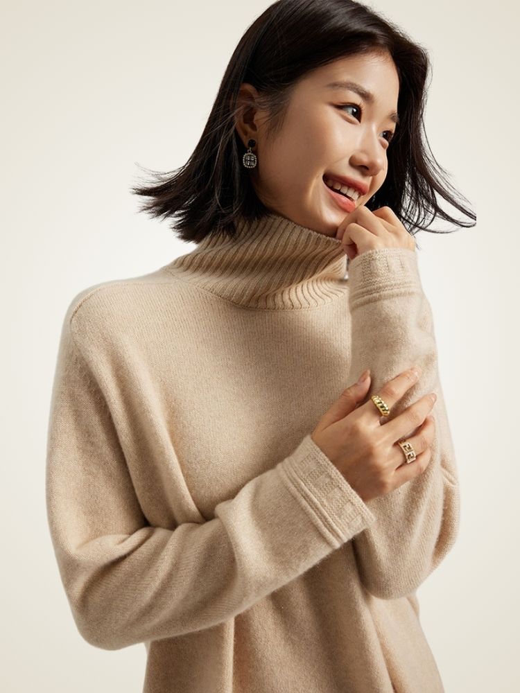 Katerina - Beige Cashmere Turtleneck | The Cashmere Studio