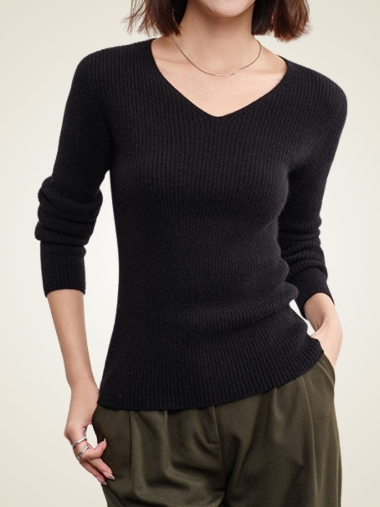 Zilianne - Black Seamless V-Neck Cashmere Sweater | The Cashmere Studio