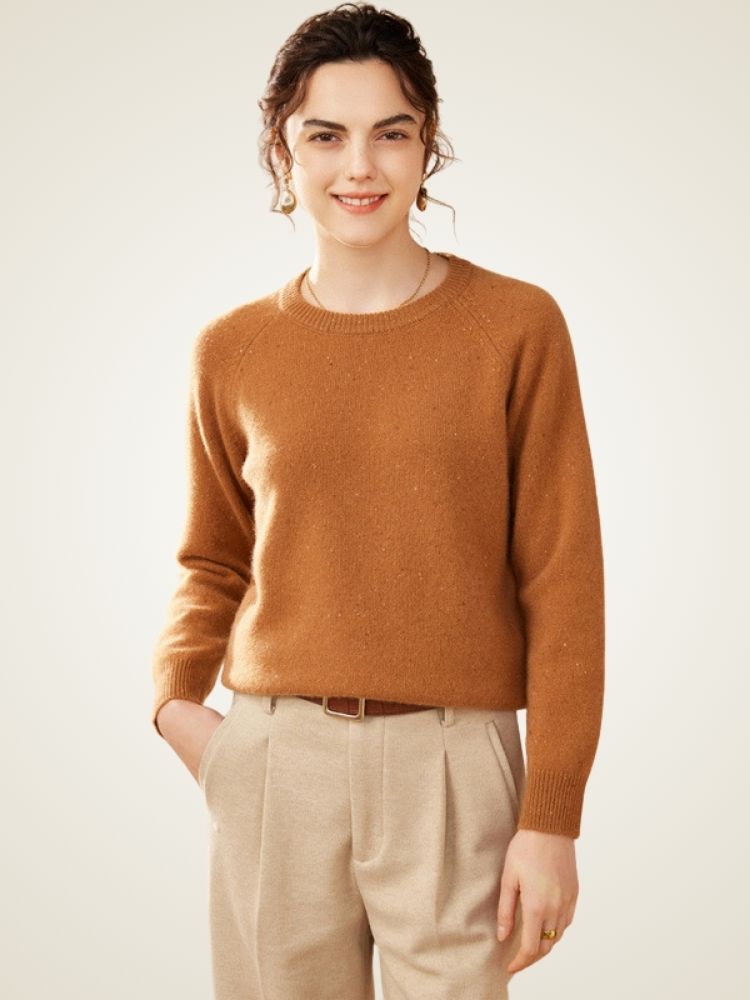Laelith - Camel Soft Crewneck Cashmere Sweater | The Cashmere Studio