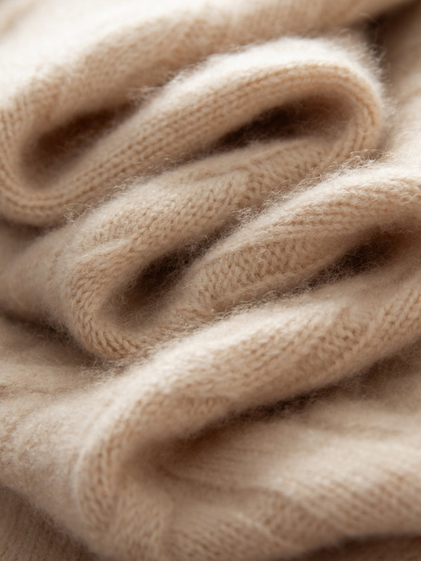Corinna - Cable Knit Texture | The Cashmere Studio