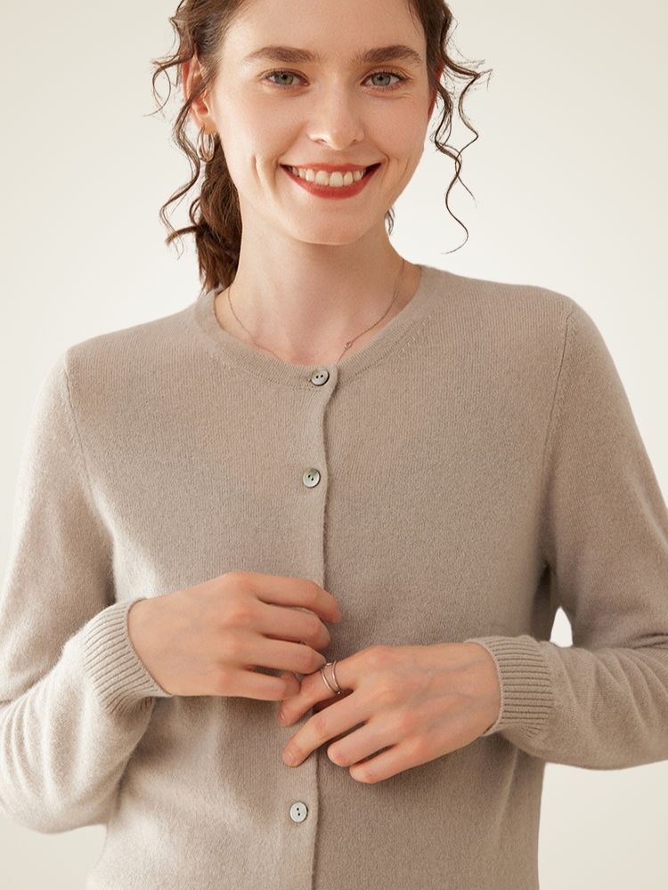 Lyn - Gray Beige Pure Cashmere Cardigan | The Cashmere Studio