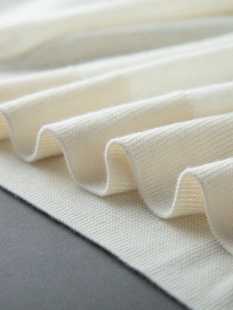 Ellis - Ivory Cashmere Crewneck Sweater | The Cashmere Studio