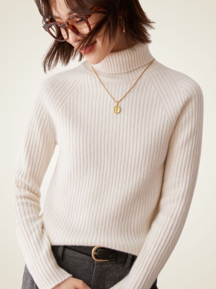 Loretta - Ivory Ribbed Cashmere Turtleneck | The Cashmere Studio