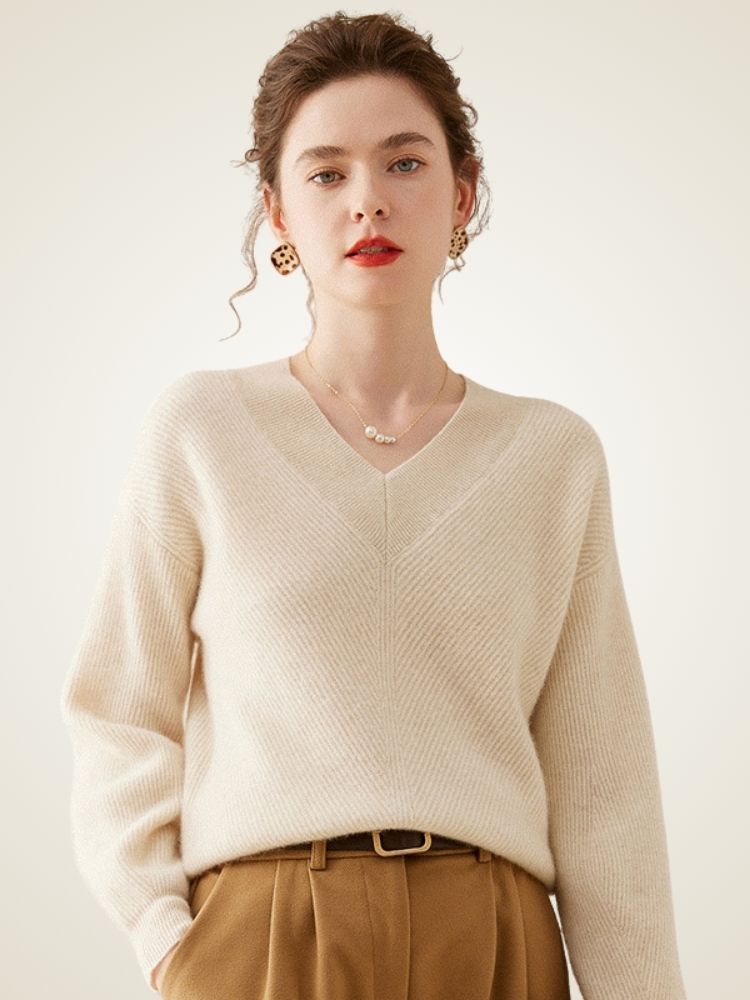 Roselith - Ivory Classic V-Neck Cashmere Pullover | The Cashmere Studio