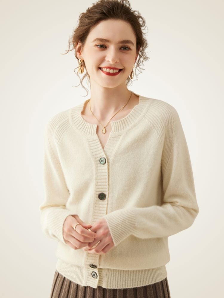 Celestia - Ivory Buttoned Cashmere Cardigan | The Cashmere Studio