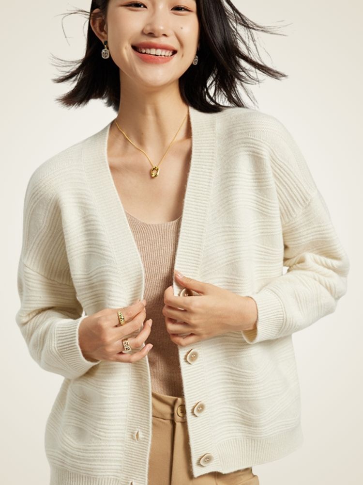 Raisa - Ivory V-Neck Textured Cashmere Cardigan | The Cashmere Studio