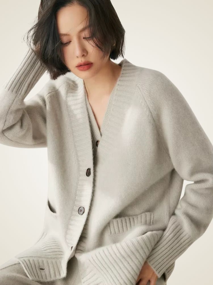 Jade - Light Gray V Neck Cashmere Cardigan | The Cashmere Studio
