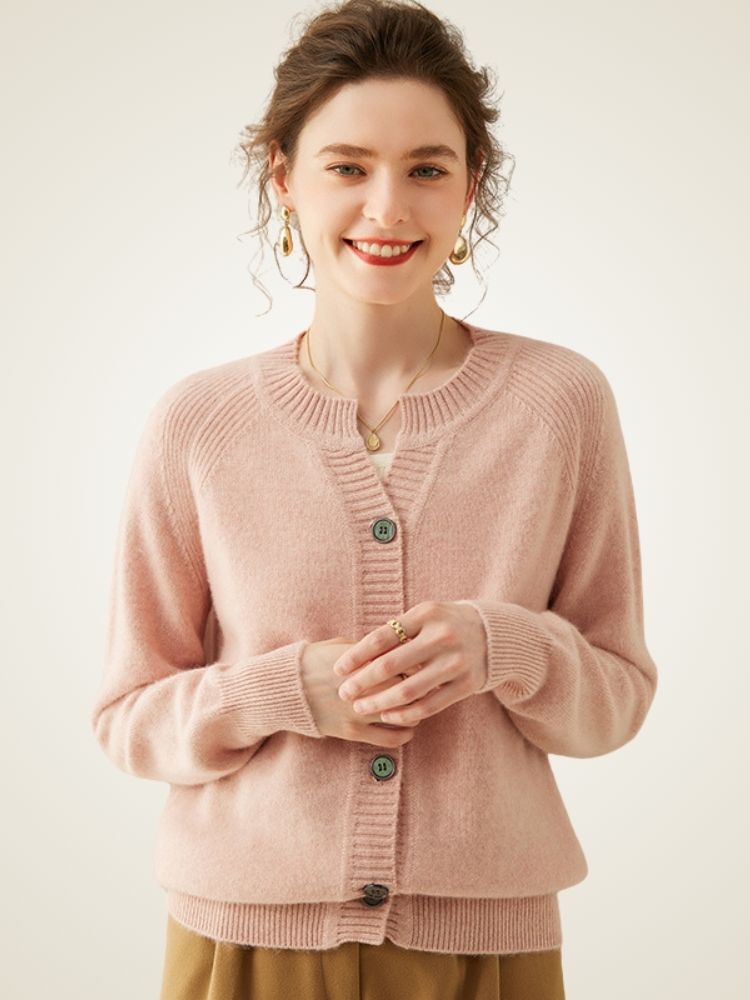 Celestia - Light Pink Buttoned Cashmere Cardigan | The Cashmere Studio