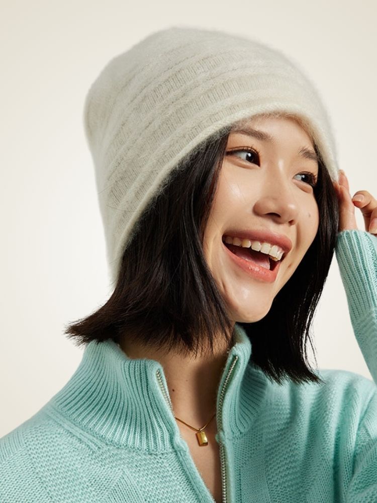 Thyia - White Cashmere Beanie | The Cashmere Studio