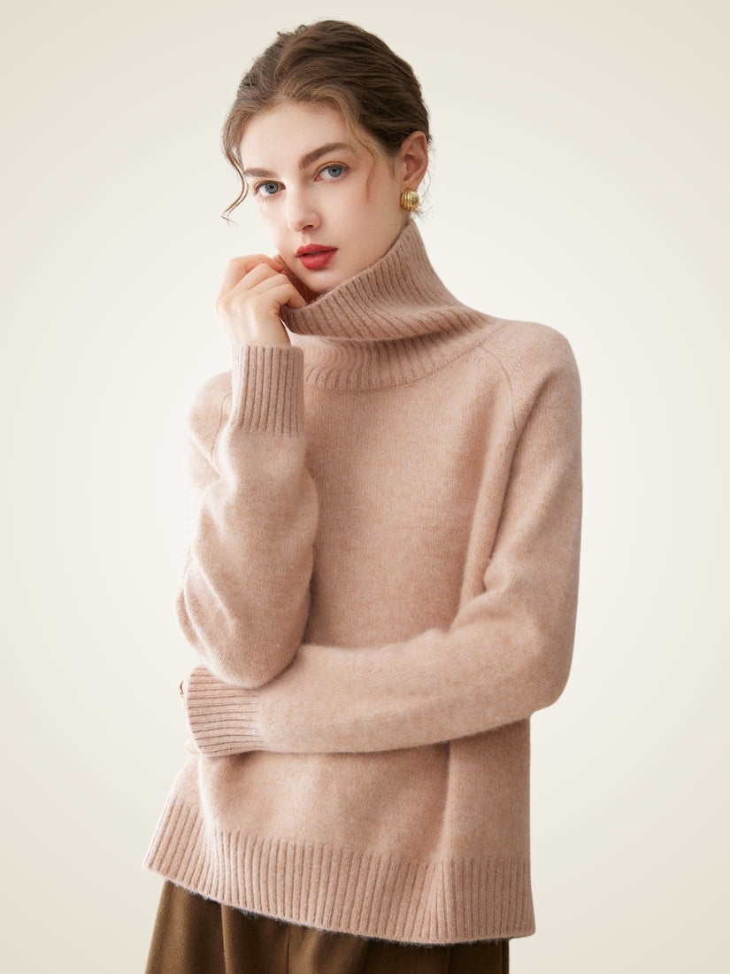 Kiersten — Blush Oversized Turtleneck Cashmere Sweater | The Cashmere Studio