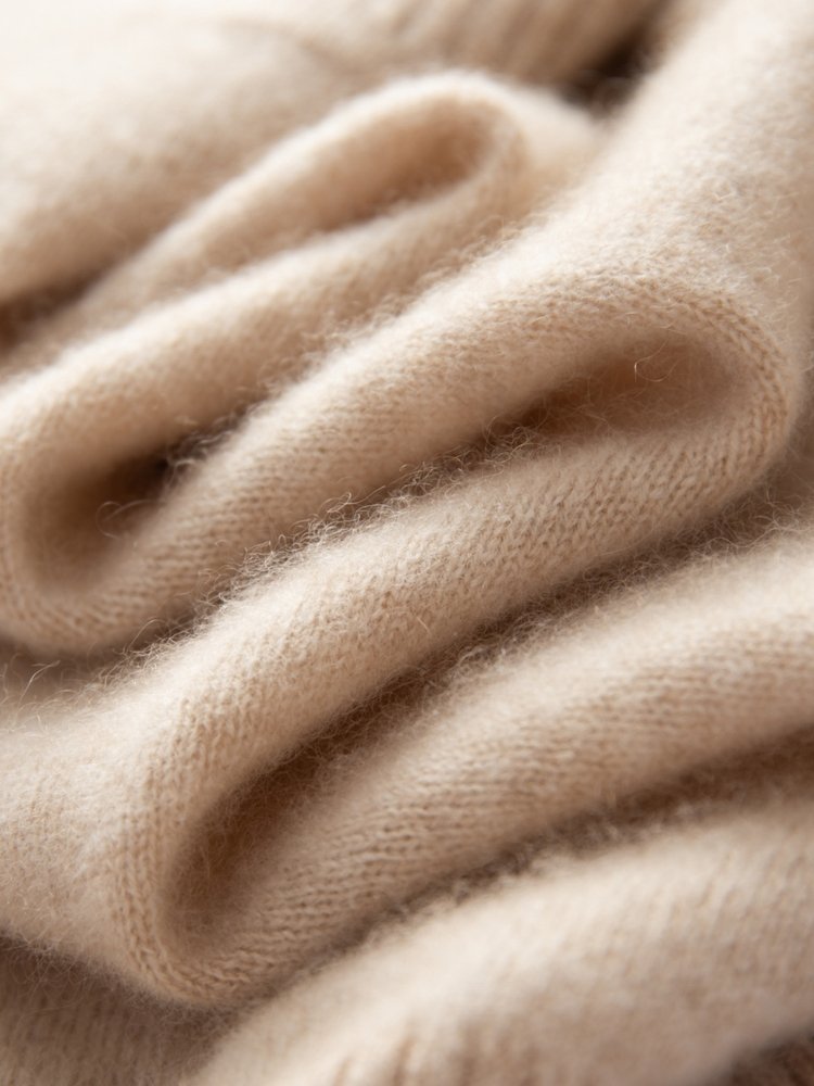 Ellyssa - Cashmere Turtleneck