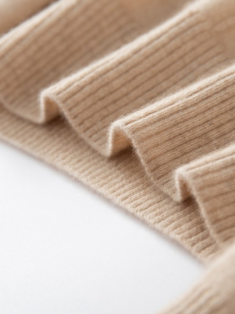 Ellyssa - Cashmere Turtleneck