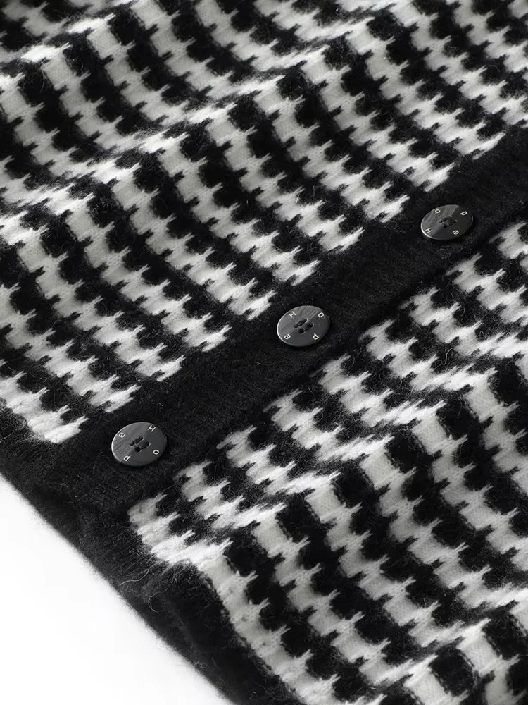 Rosa - Black and White V Neck Striped Cashmere Cardigan | The Cashmere Studio