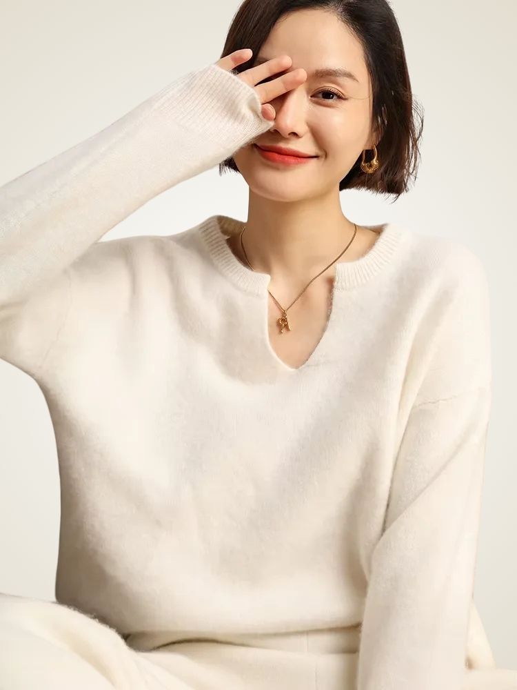 Heidi - V-Neck Cashmere Sweater | The Cashmere Studio