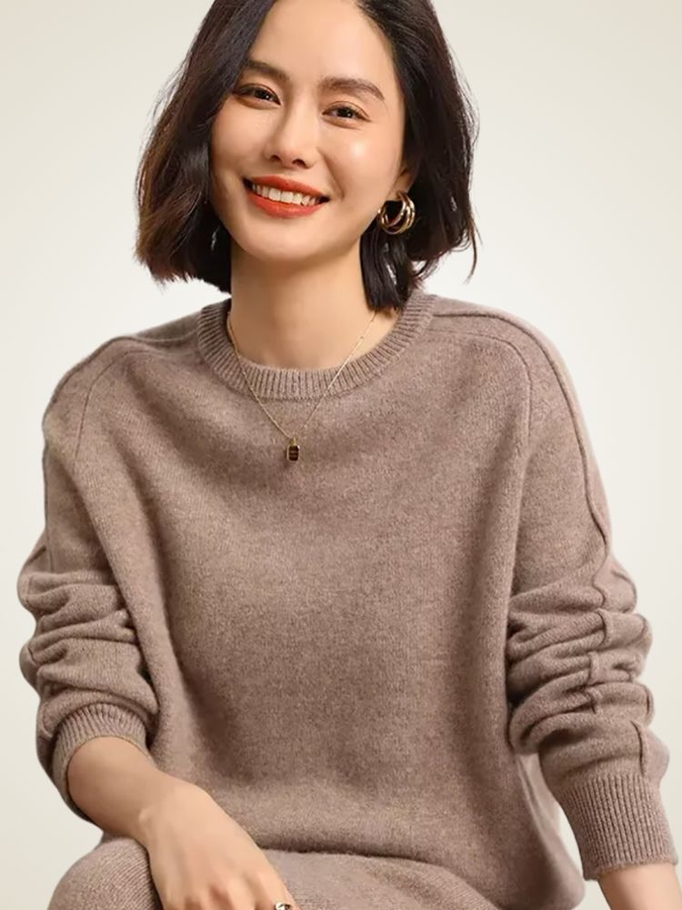 Chloe - Crewneck Cashmere Sweater | The Cashmere Studio