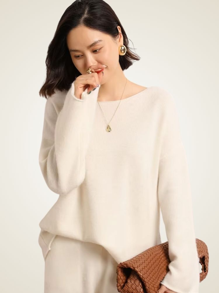 Chloe - Crewneck Cashmere Sweater | The Cashmere Studio