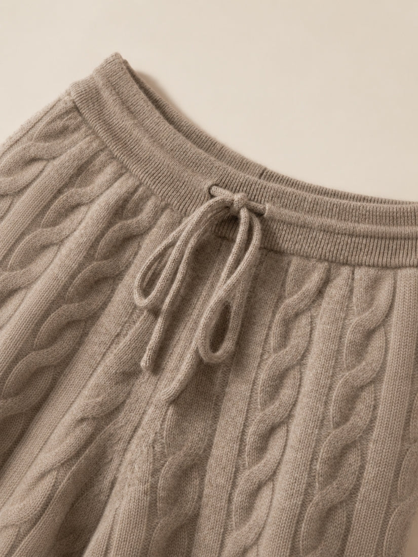 Corinna - Shorts Waistband Detail | The Cashmere Studio