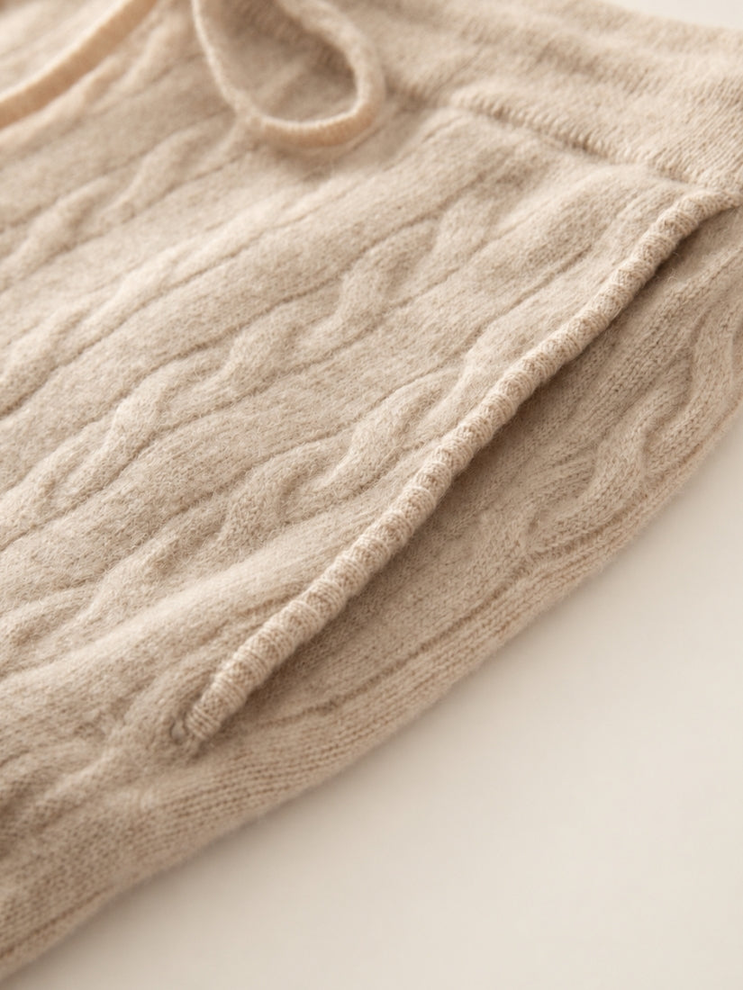 Terelith — Cable-Knit Cashmere Texture Detail | The Cashmere Studio