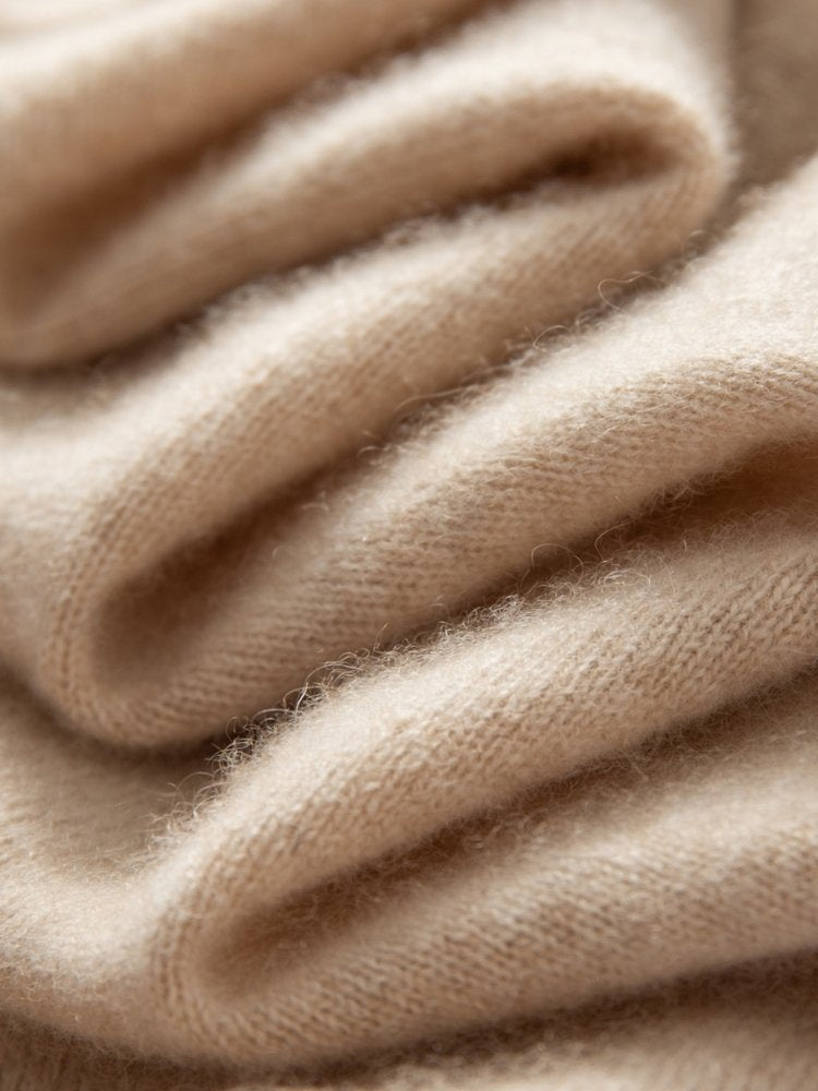 Miravelle - V-neck Cashmere Sweater | The Cashmere Studio